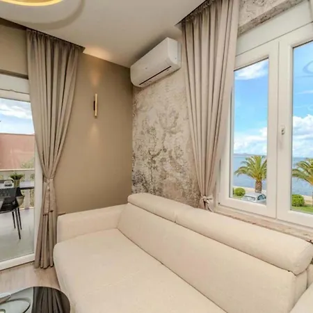 Luxury & Dijan Apartment *